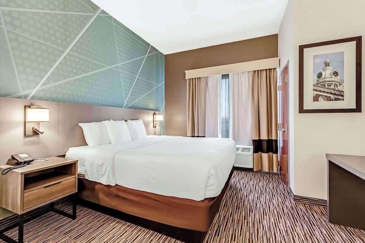 Desk, iron/ironing board, free WiFi, bed sheets