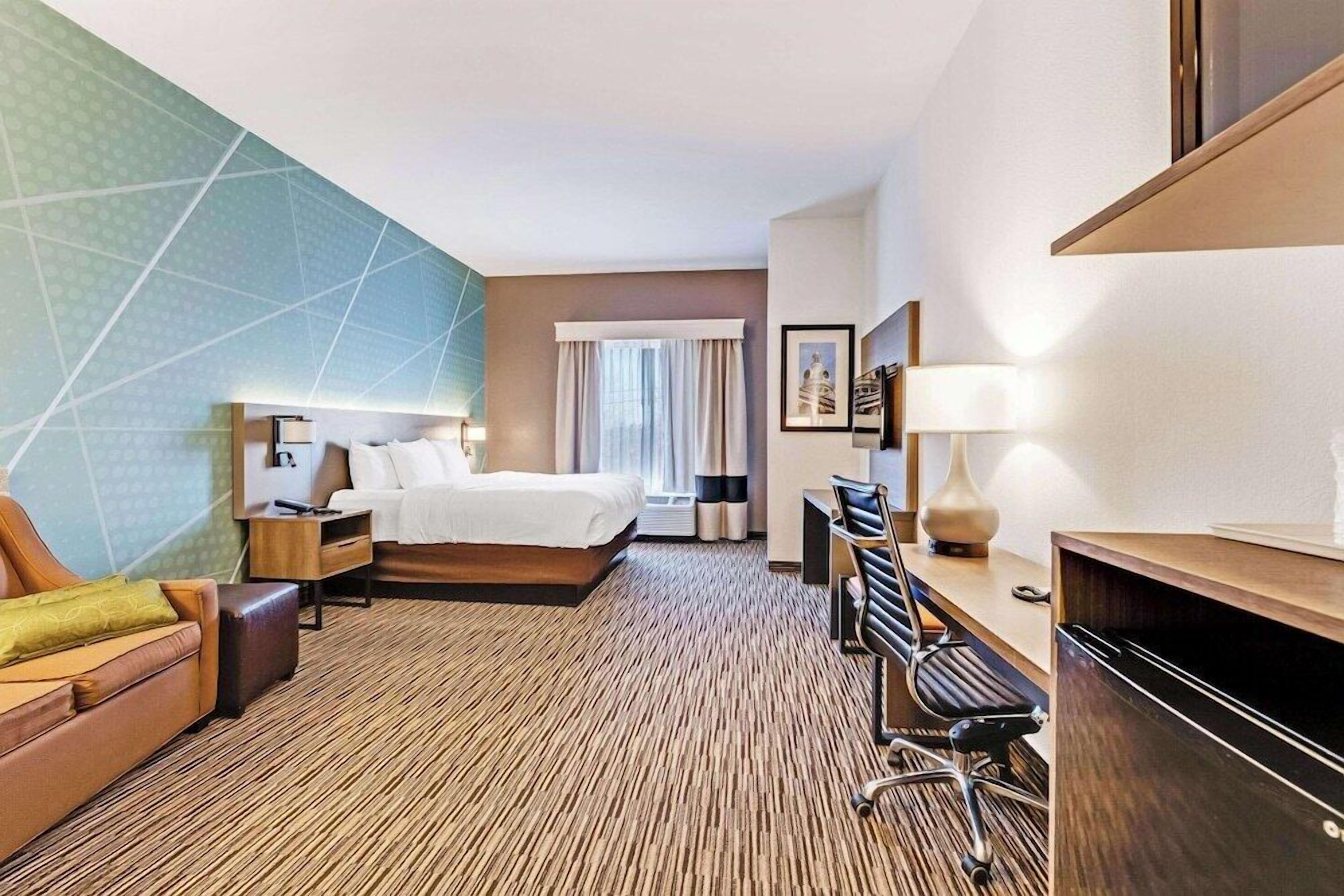 Desk, iron/ironing board, free WiFi, bed sheets