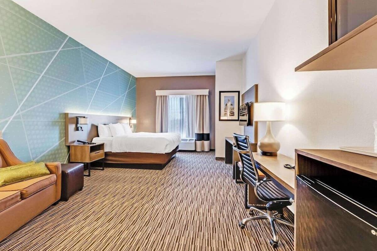 Desk, iron/ironing board, free WiFi, bed sheets