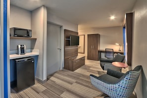 Suite, 1 King Bed | Desk, laptop workspace, blackout curtains, iron/ironing board - Holiday Inn Express Socorro by IHG (Socorro)