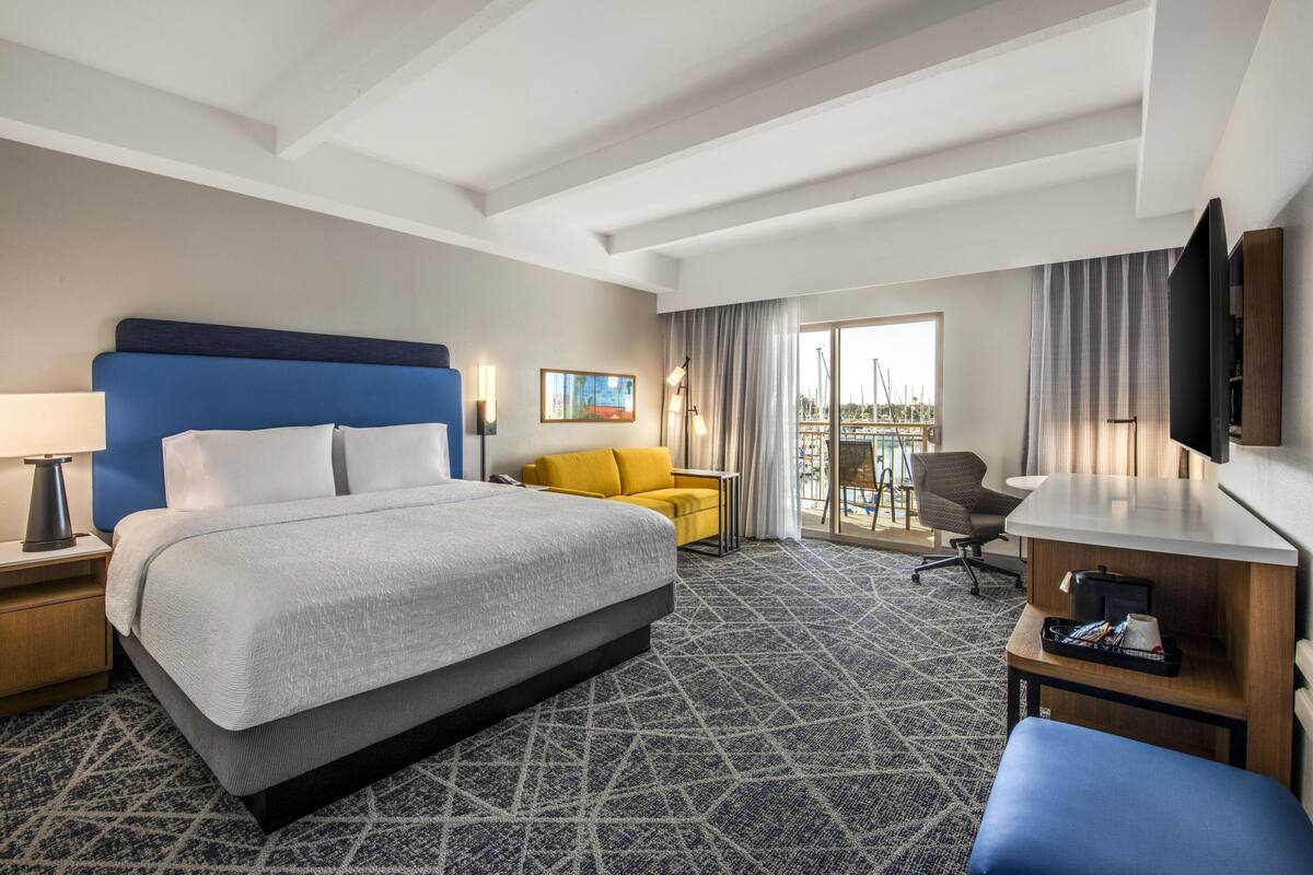 Room, 1 King Bed with Sofa bed, Non Smoking, Marina View (Shower Only) | View from room