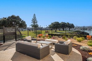 Terrace/patio - Hampton Inn Channel Islands Harbor/Oxnard (Oxnard)