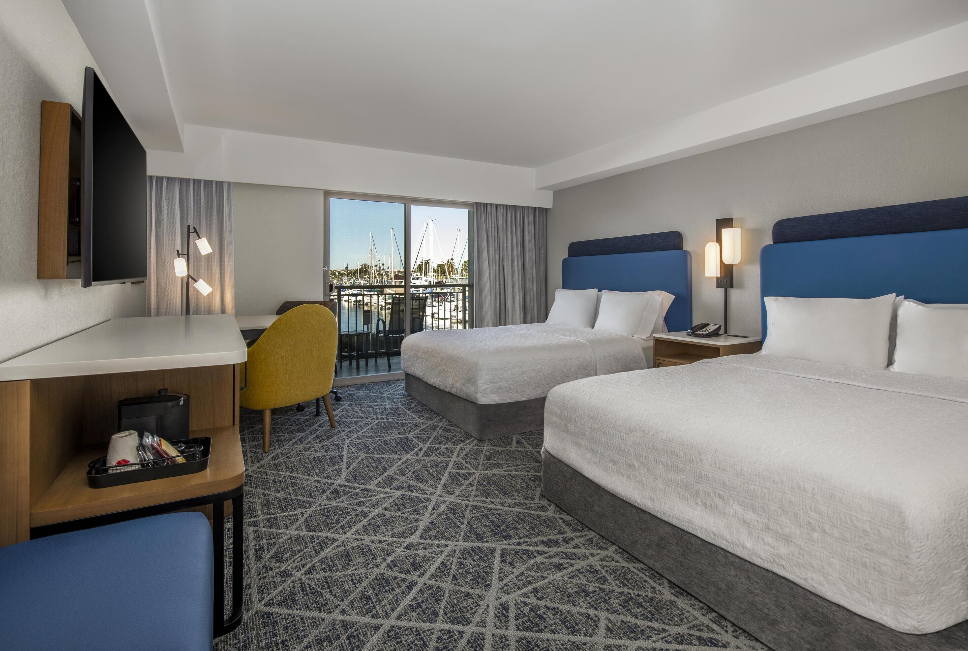 Caja de seguridad en la habitación y escritorio 