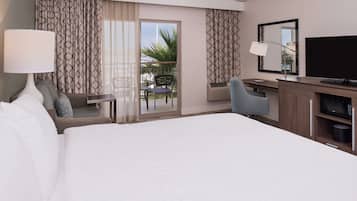 Habitación, 1 cama de matrimonio grande con sofá cama, no fumadores (Shower Only) | Caja fuerte, escritorio, tabla de planchar con plancha y wifi gratis