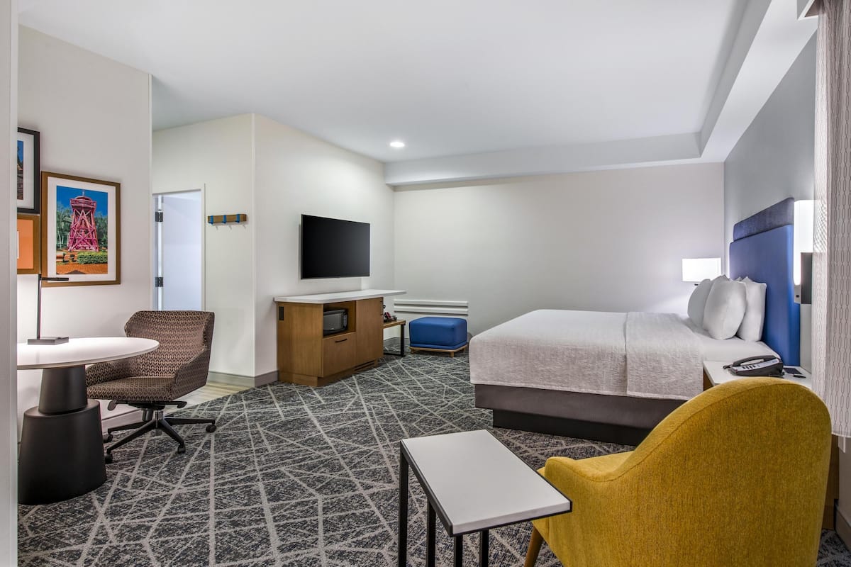 Room, 1 King Bed, Non Smoking (Oversized)