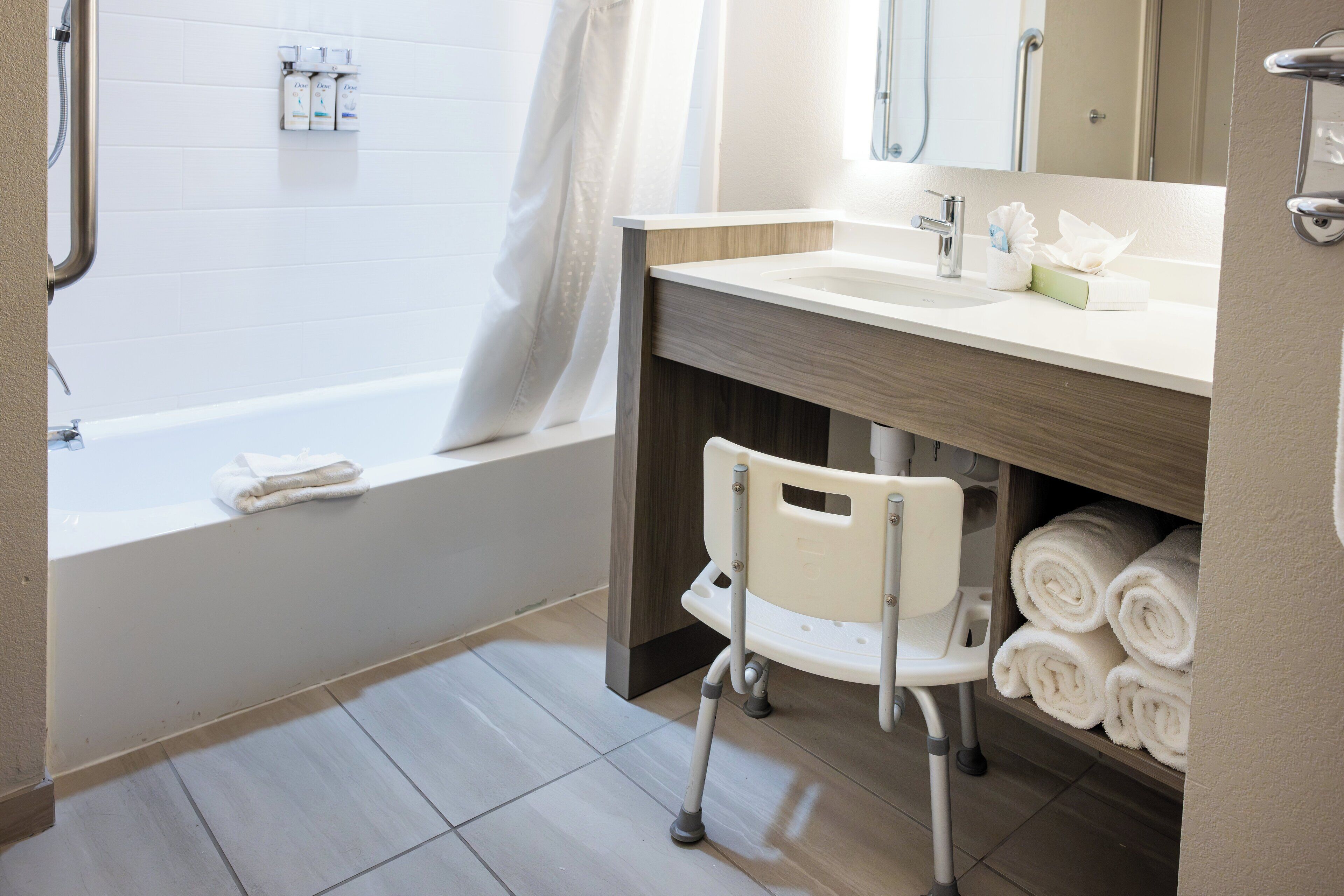 Combinazione doccia/vasca, set di cortesia gratuito, asciugacapelli