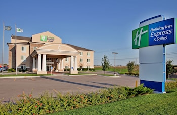 Holiday Inn Express & Suites Wichita Airport, an IHG Hotel