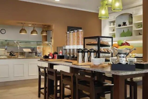 Petit déjeuner préparé sur commande servi tous les jours en supplément