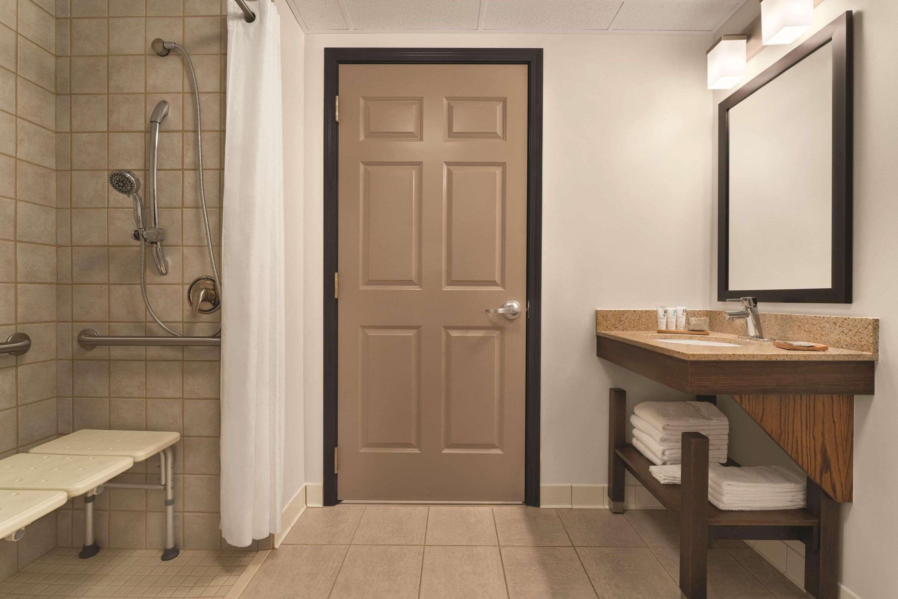 1 bedroom, hypo-allergenic bedding, desk, blackout curtains