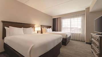 Suite, 1 Bedroom, Non Smoking | Hypo-allergenic bedding, desk, blackout drapes, iron/ironing board