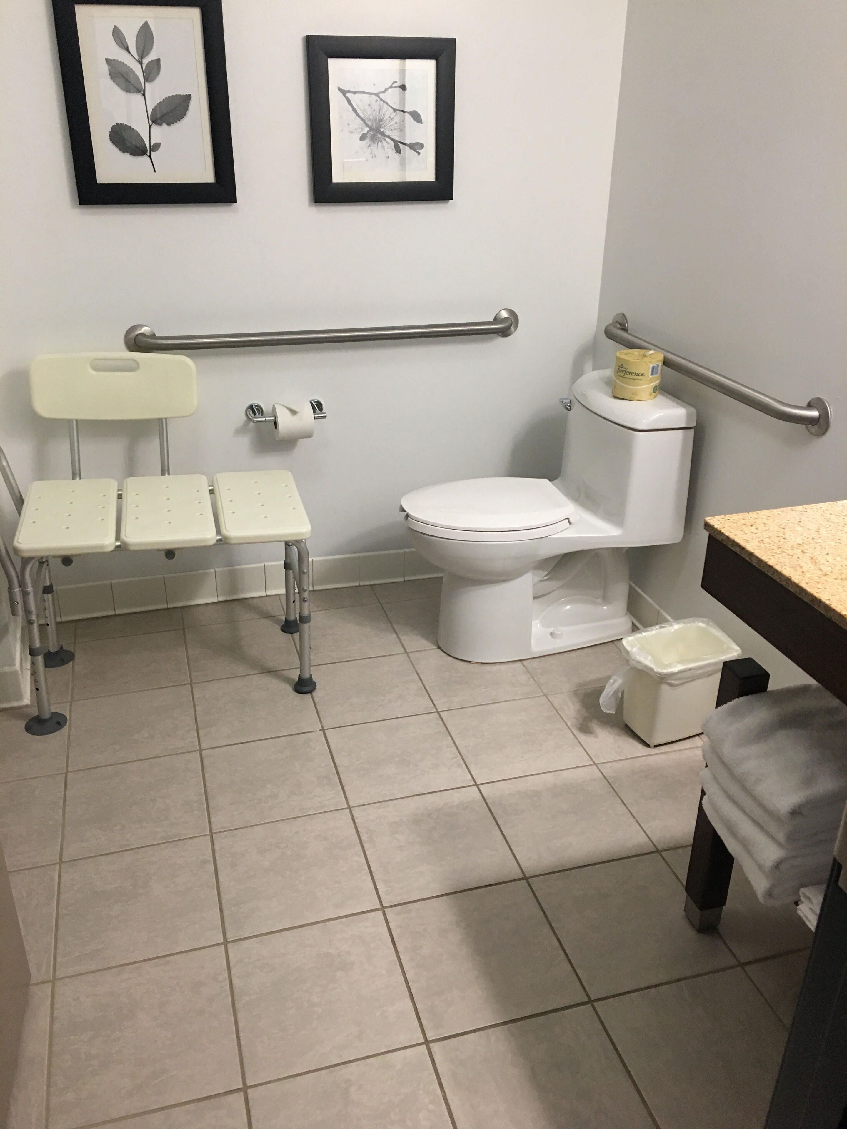 Photo - Country Inn & Suites by Radisson, Grand Rapids East, MI