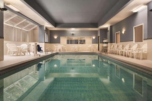 Piscine intérieure