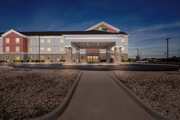 Exterior - Holiday Inn Express Ada by IHG (Ada)