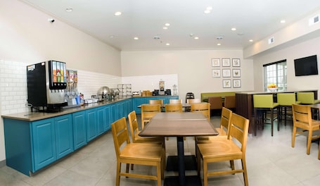 Free daily buffet breakfast. Country Inn & Suites by Radisson, Winchester, VA