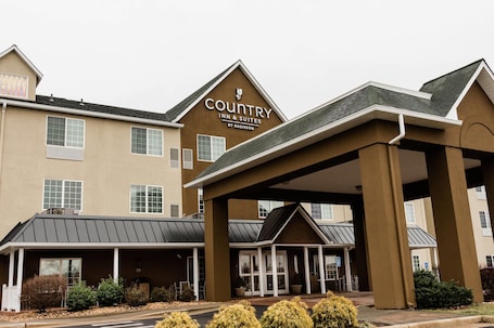 Exterior. Country Inn & Suites by Radisson, Winchester, VA