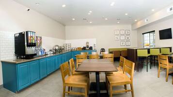 Free daily buffet breakfast