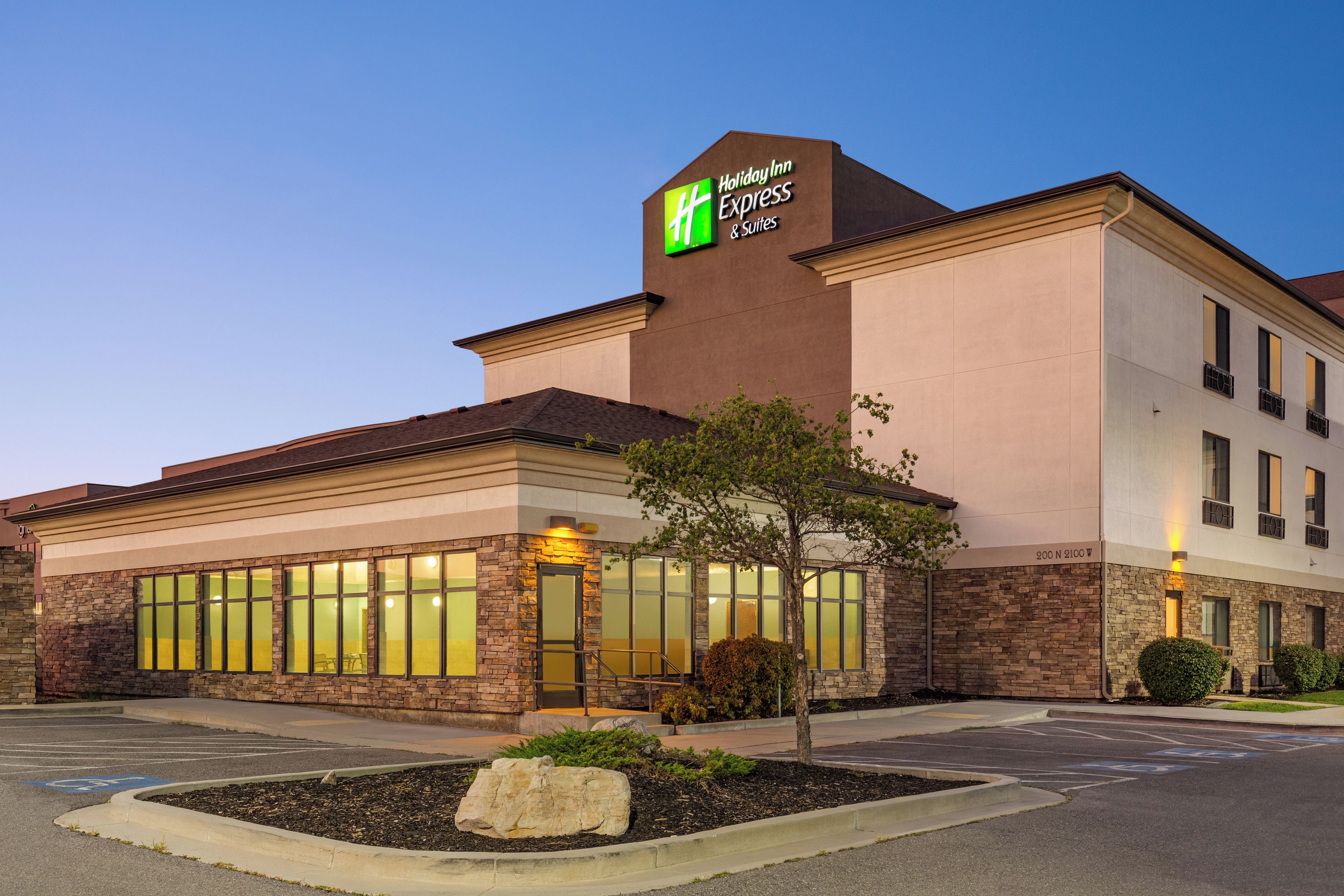 Photo - Holiday Inn Express Hotel & Stes Salt Lake City-Airport East by IHG