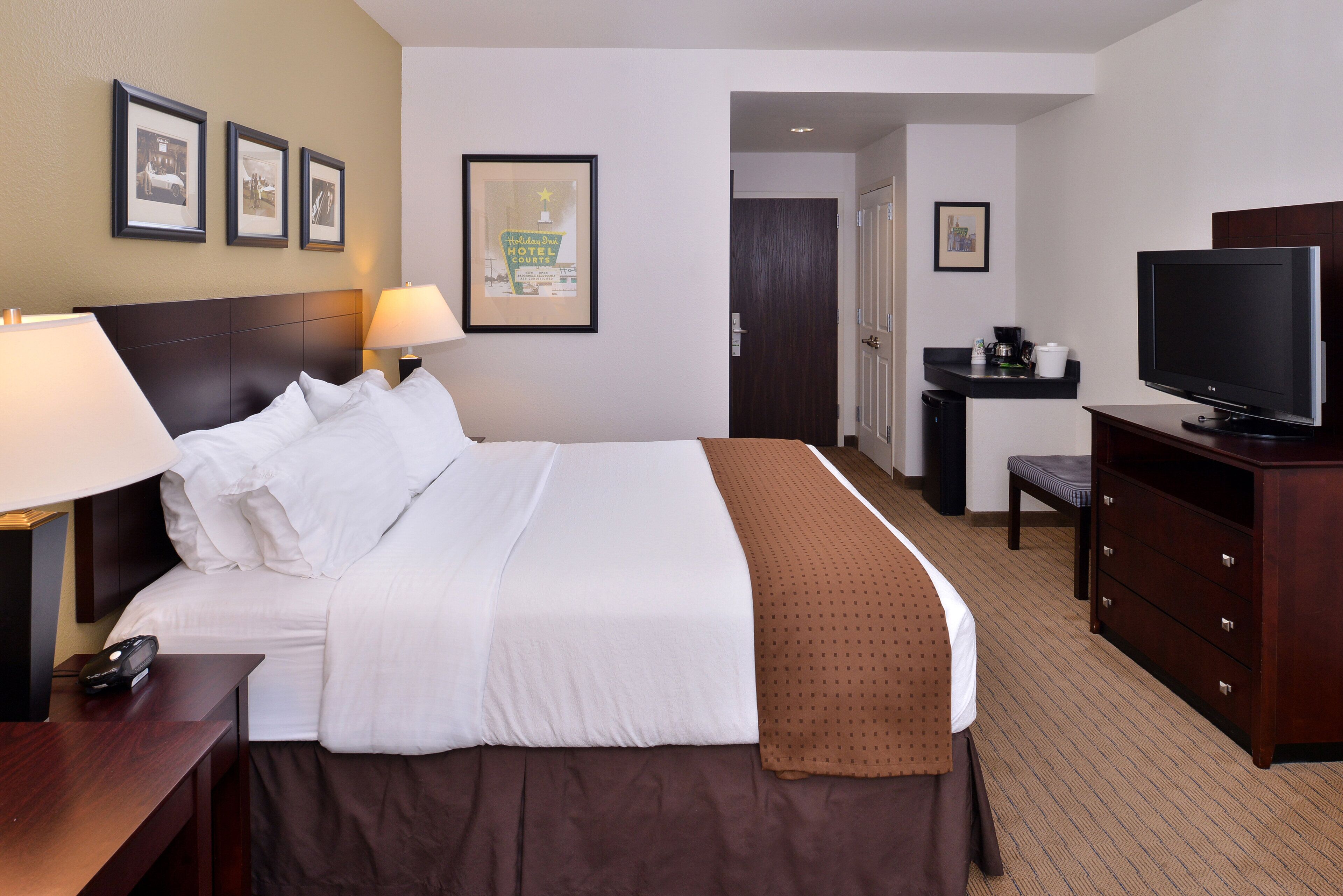 Photo - Holiday Inn Madison at The American Center by IHG