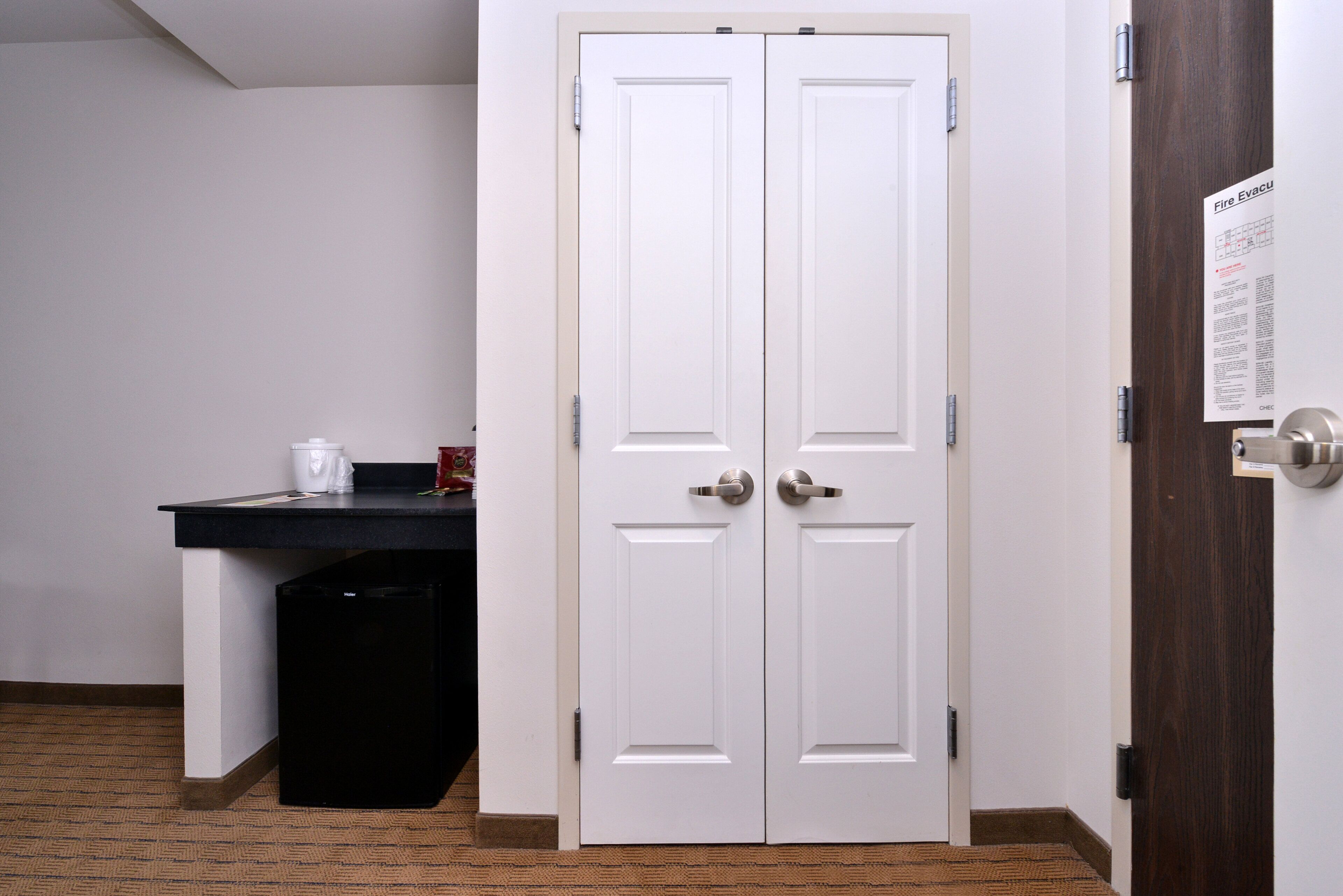 1 bedroom, pillow-top beds, in-room safe, desk