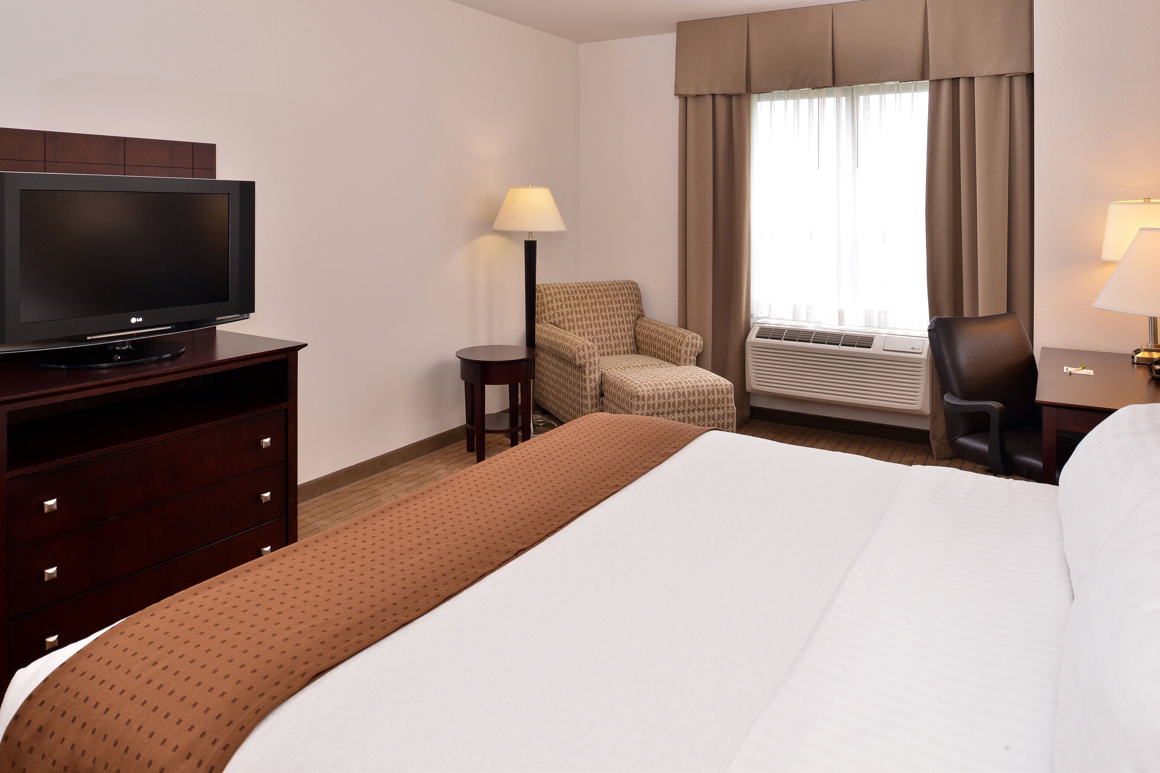 Photo - Holiday Inn Madison at The American Center by IHG