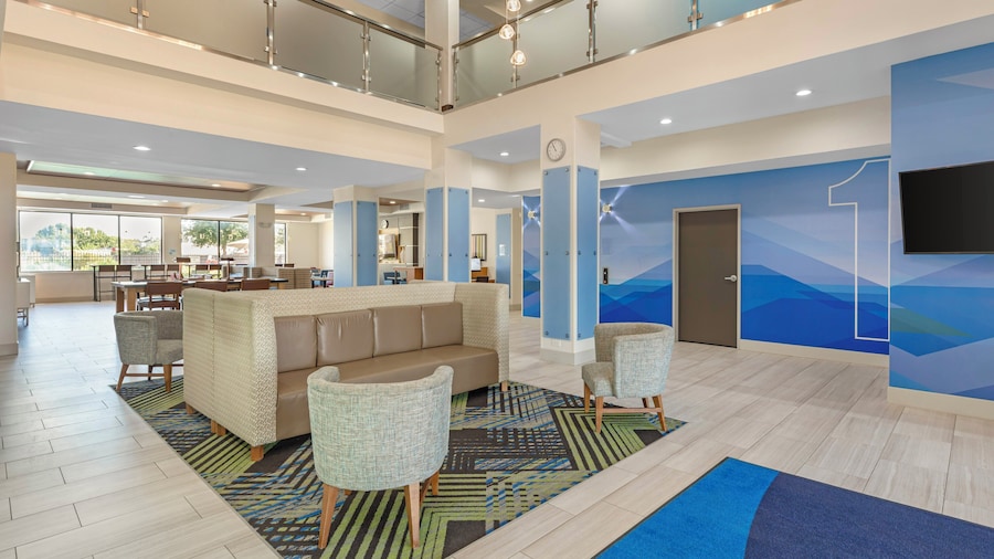 Holiday Inn Express Hotel & Suites Fairfield - North by IHG