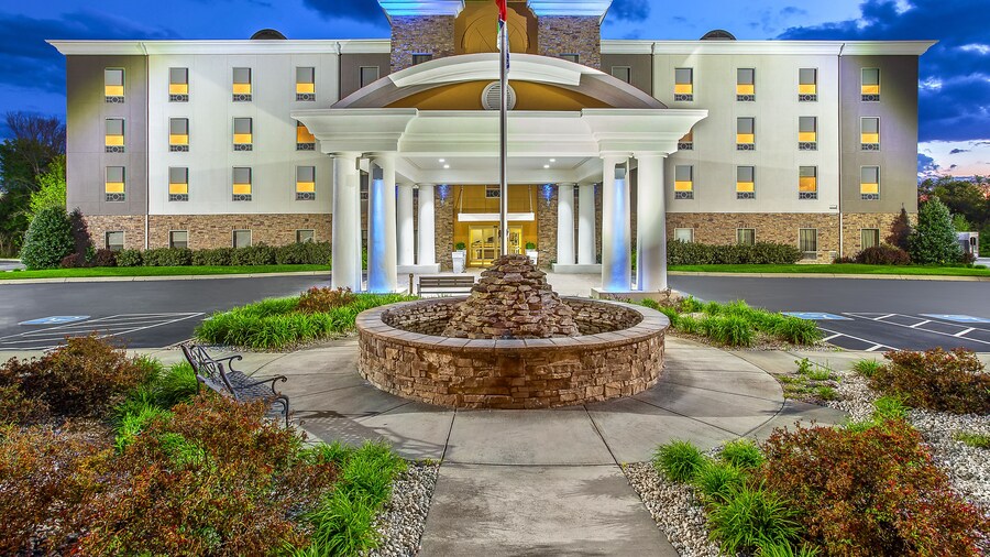 Holiday Inn Express & Suites Morristown by IHG