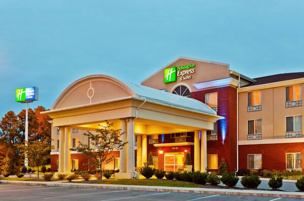 Exterior - Holiday Inn Express & Suites Dickson by IHG (Dickson)