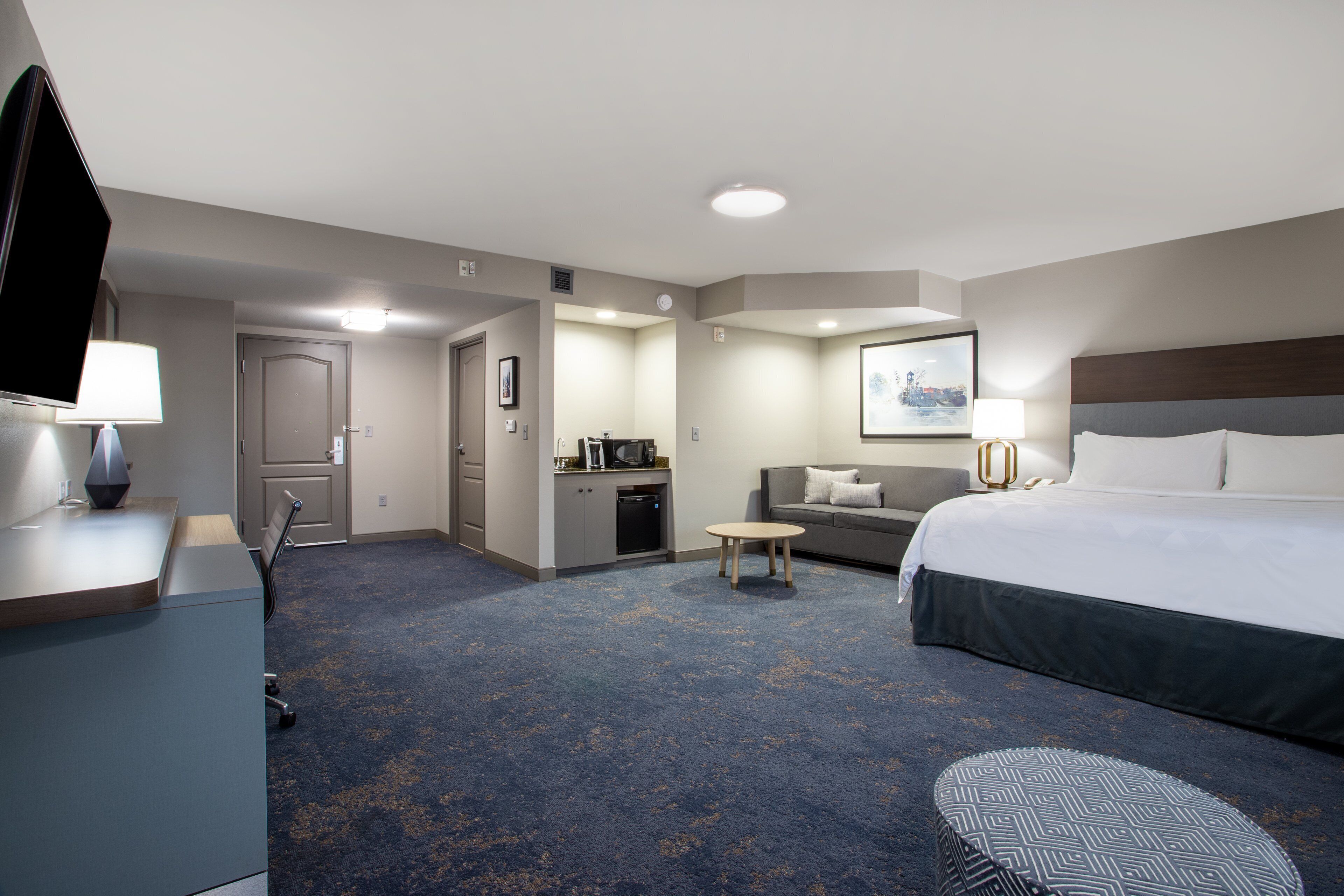 1 bedroom, premium bedding, in-room safe, desk