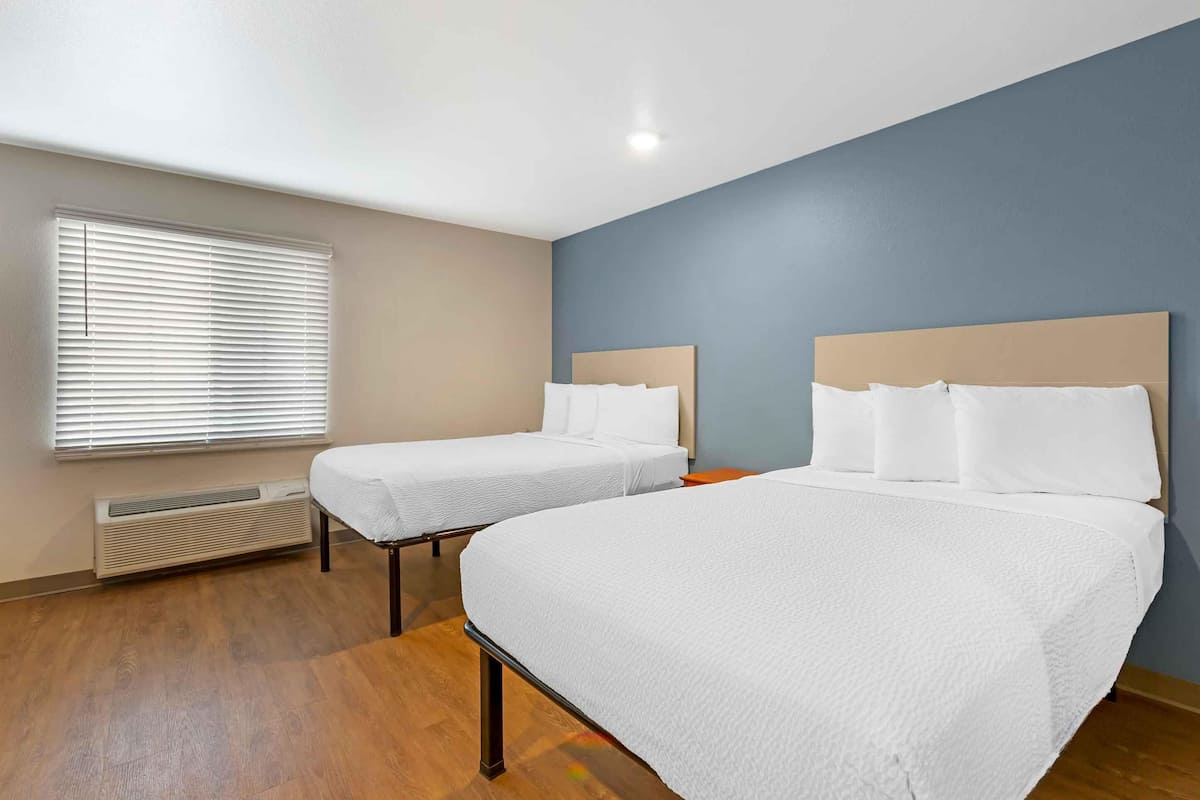 Studio Tiêu chuẩn, 2 giường đôi, không hút thuốc, tủ lạnh & lò vi sóng | Bàn, khu vực làm việc phù hợp cho laptop, bàn ủi/dụng cụ ủi quần áo