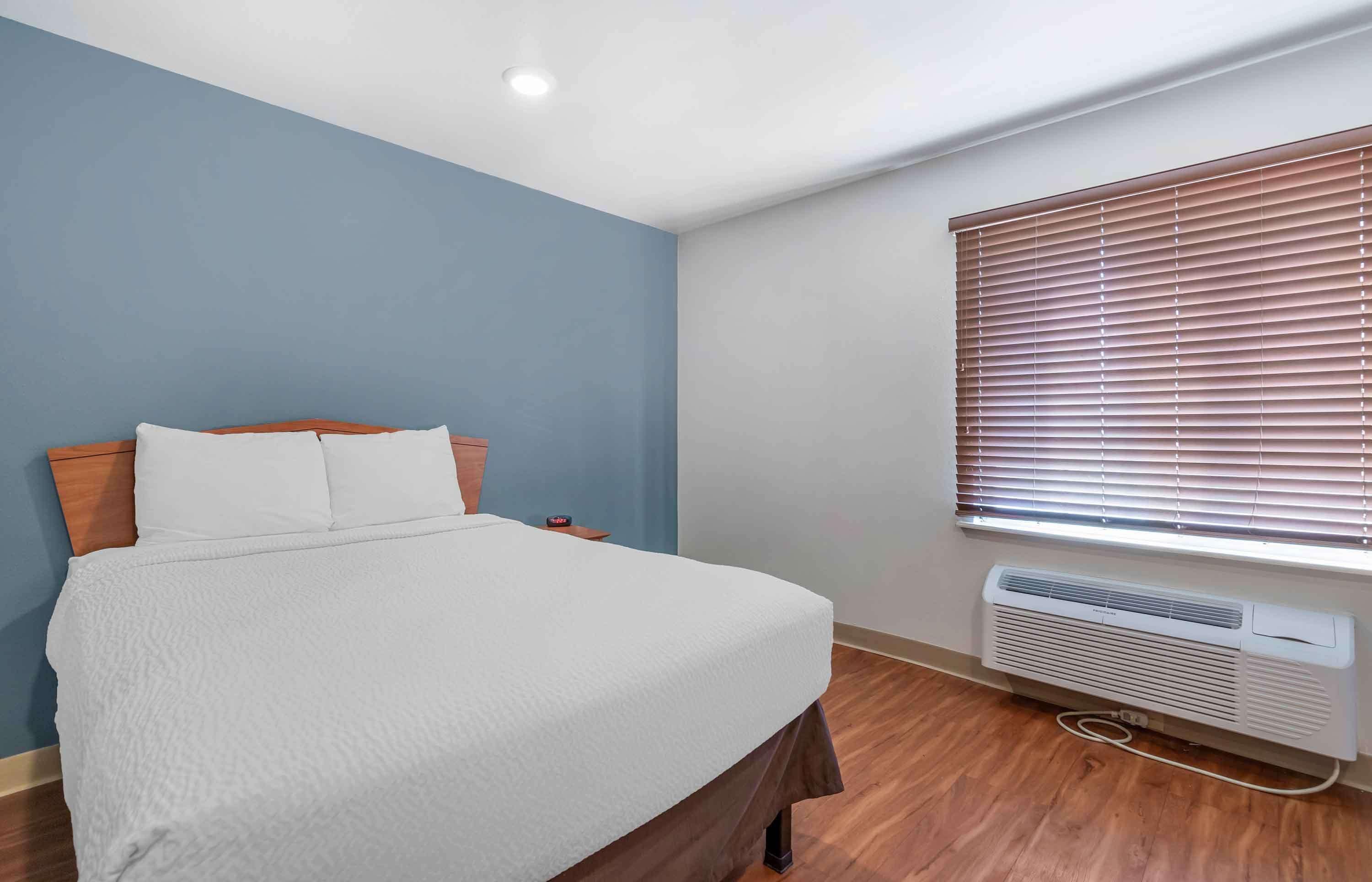 Standard Studio, 1 Double Bed, Non Smoking, Refrigerator & Microwave | Desk, laptop workspace, iron/ironing board, free WiFi