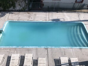 Seasonal outdoor pool - La Fontana Motel (Seaside Heights)