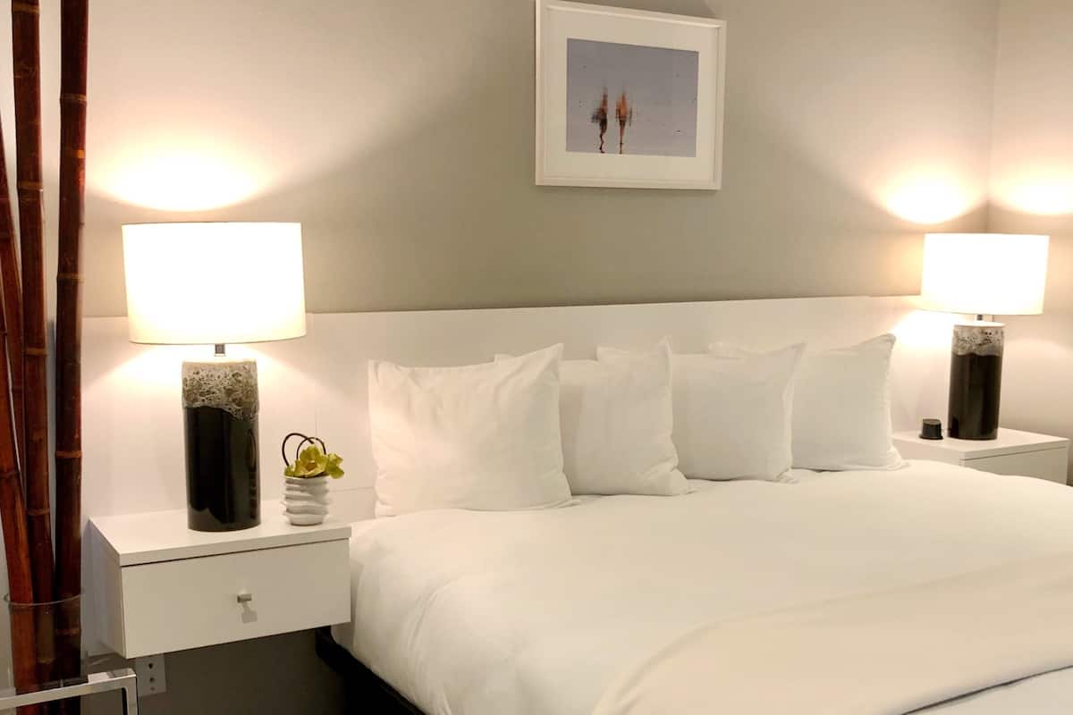 Chateau Suite (Non-Pet-Friendly) | Premium bedding, down comforters, pillowtop beds, minibar