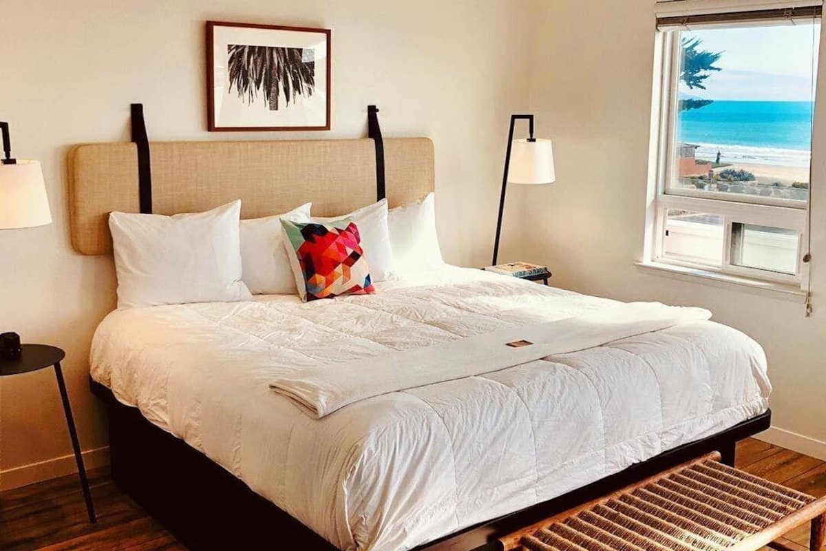 Urban Suite (Non-Pet-Friendly) | 2 bedrooms, premium bedding, down duvets, pillow-top beds