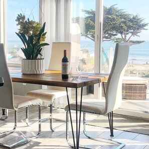 Orient Suite (Non-Pet-Friendly) | Premium bedding, down comforters, pillowtop beds, minibar