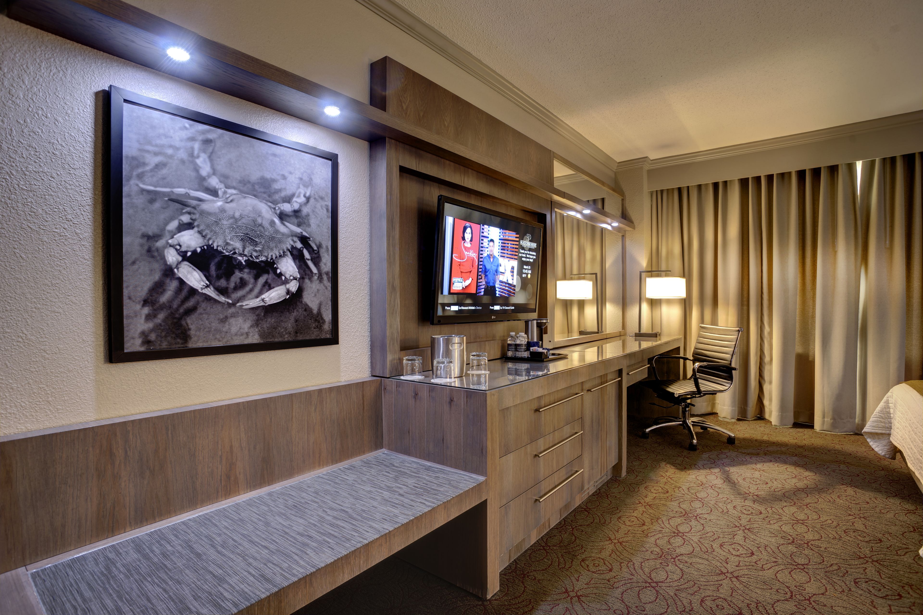 premium bedding, in-room safe, desk, laptop workspace