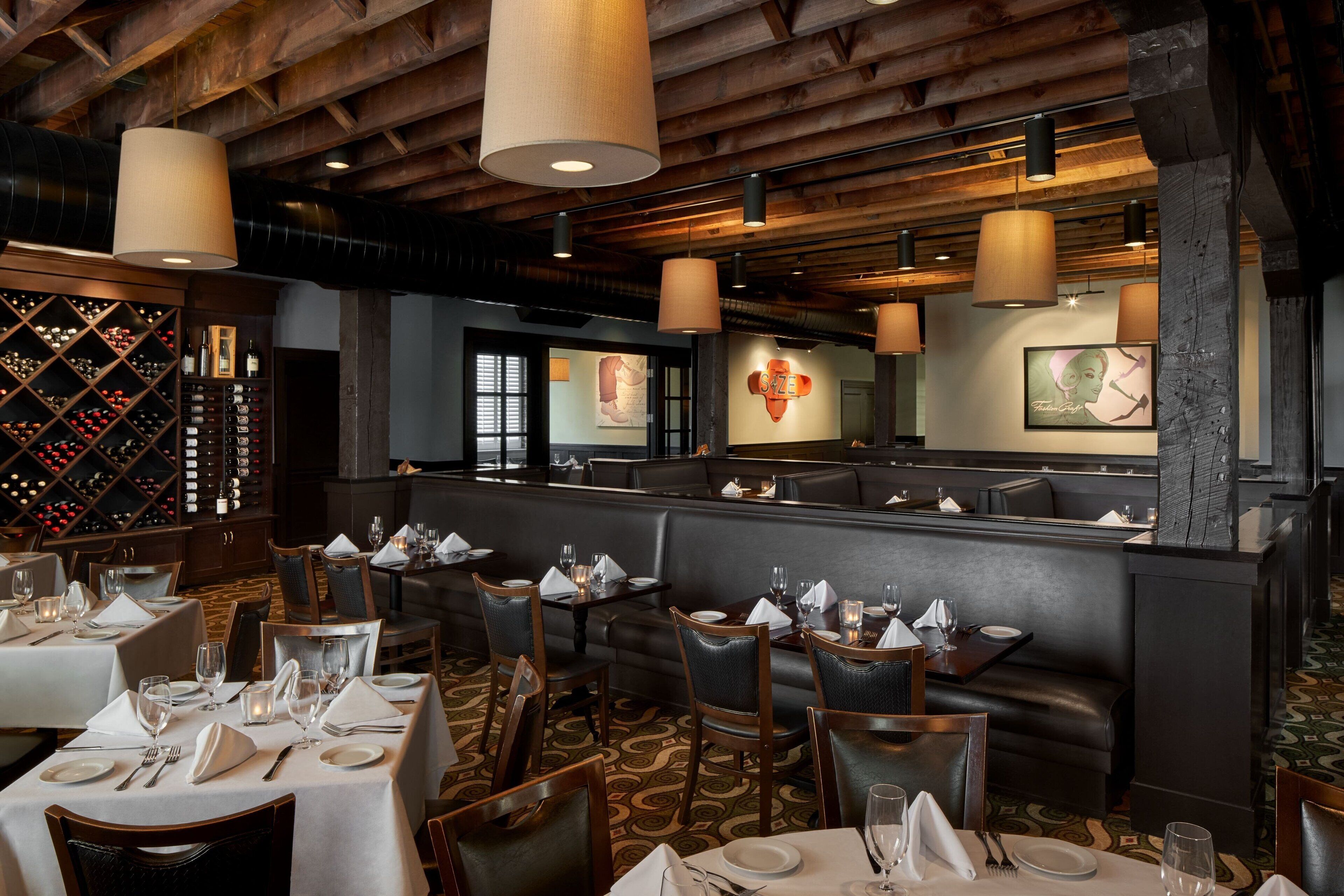 2 restaurants, lunch, dinner served; italian cuisine