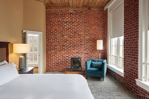 Premium bedding, in-room safe, desk, blackout curtains