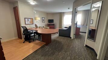Suite, 1 Bedroom (1 Queen Bed) | Living area | 32-inch TV with cable channels, DVD player