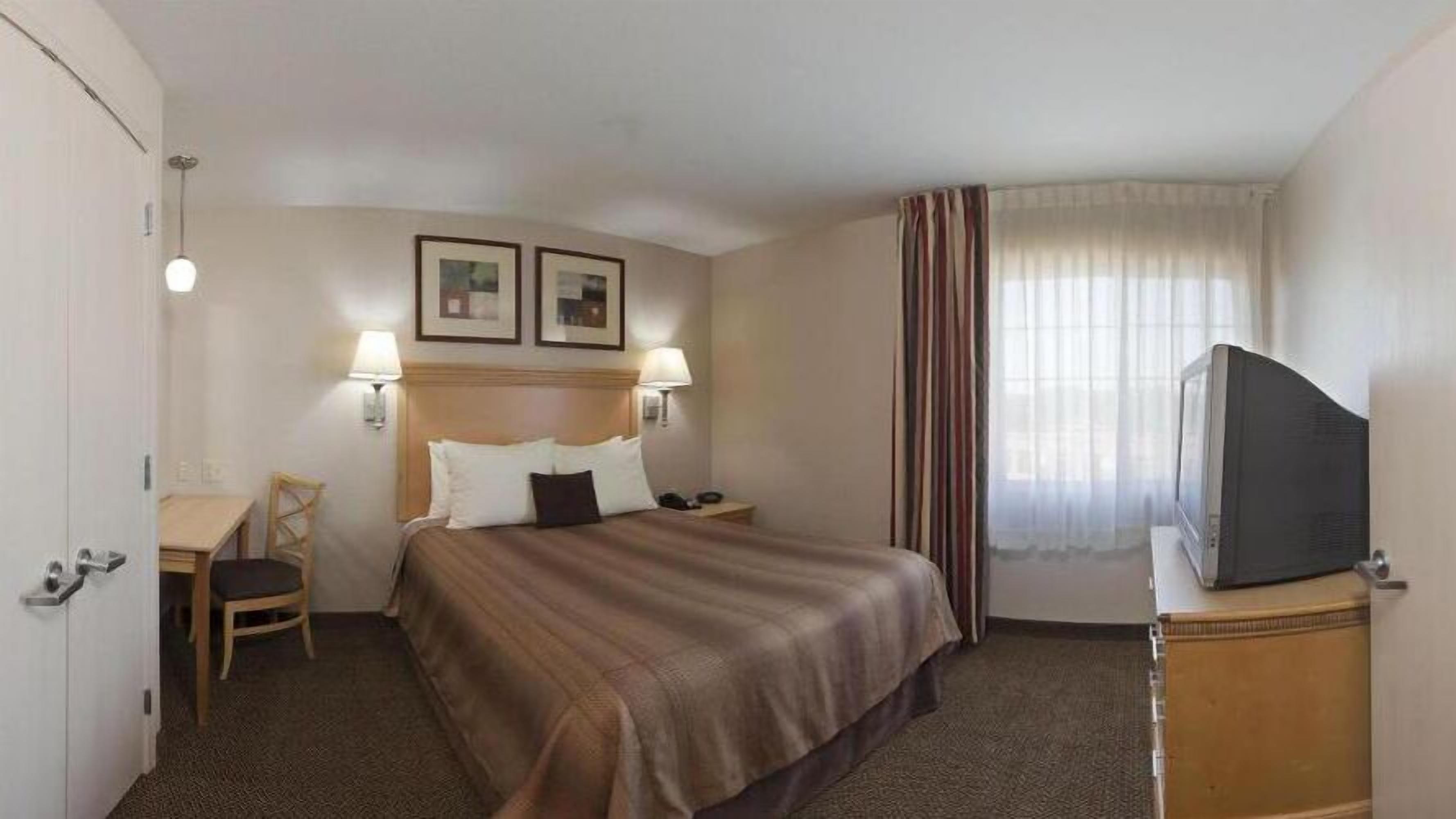 1 bedroom, in-room safe, desk, iron/ironing board