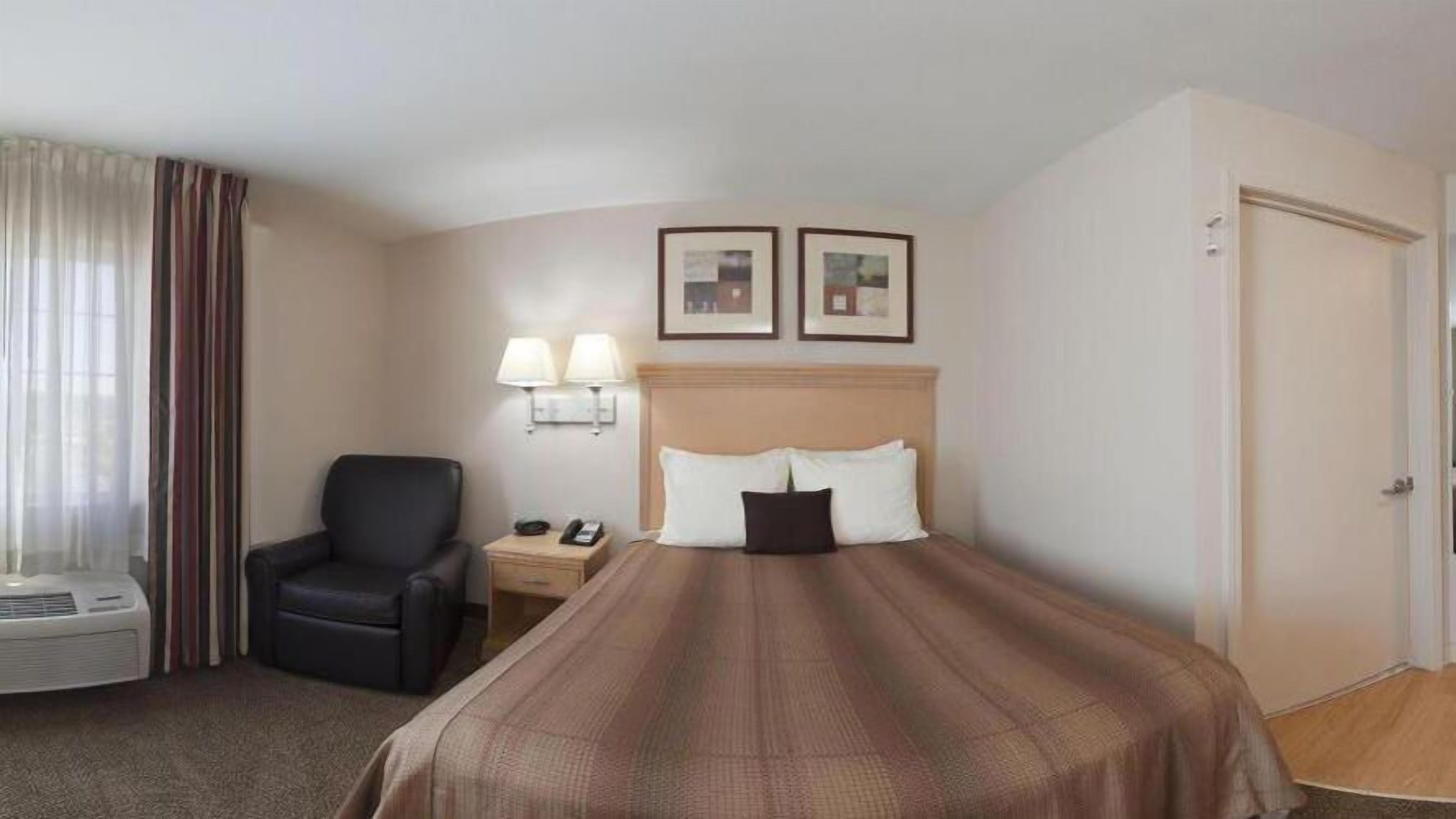 1 bedroom, in-room safe, desk, iron/ironing board