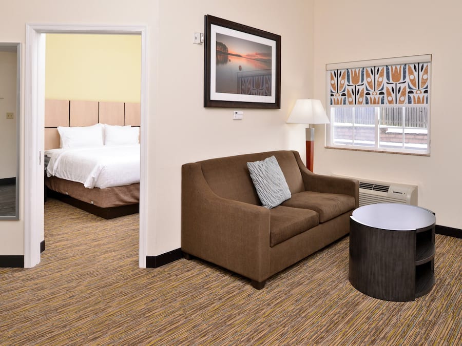 Studiosuite, 1 soverom | Safe på rommet, skrivebord og skrivebord for bærbar PC