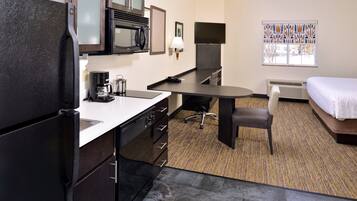 1 bedroom, in-room safe, desk, laptop workspace