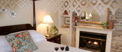 Minibar, desk, free WiFi, alarm clocks