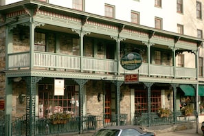 Front of property - Lambertville House (Lambertville)