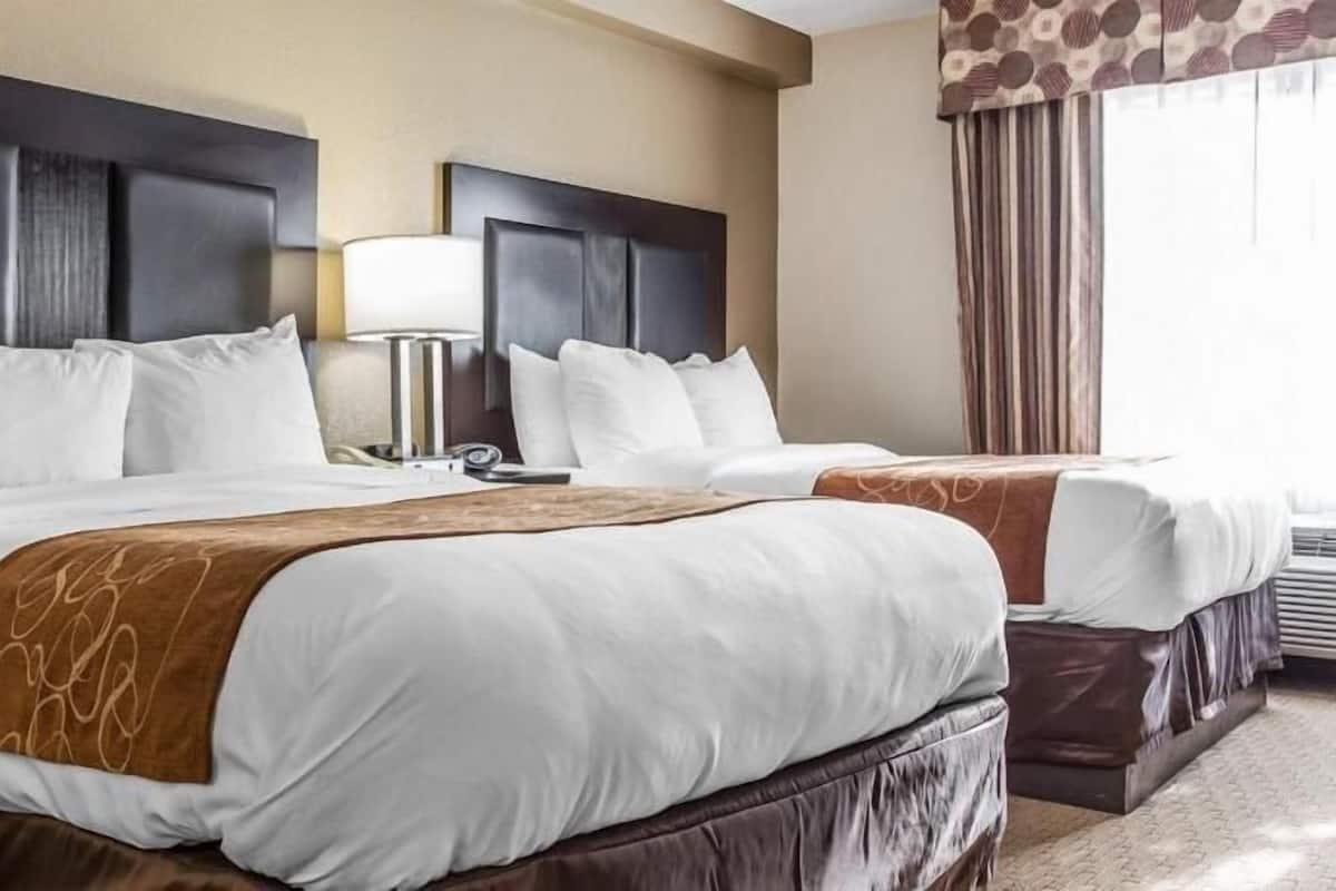 Ropa de cama de alta calidad, muebles diferentes y escritorio
