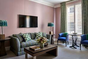 Suite – deluxe (Junior) | Sengetøy i egyptisk bomull, allergitestet sengetøy og dundyner