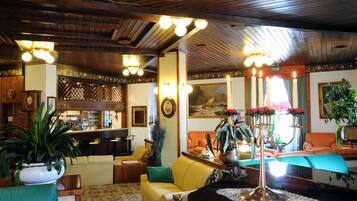Bar lounge