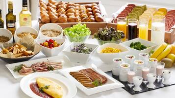 Daily full breakfast (JPY 3800 per person)