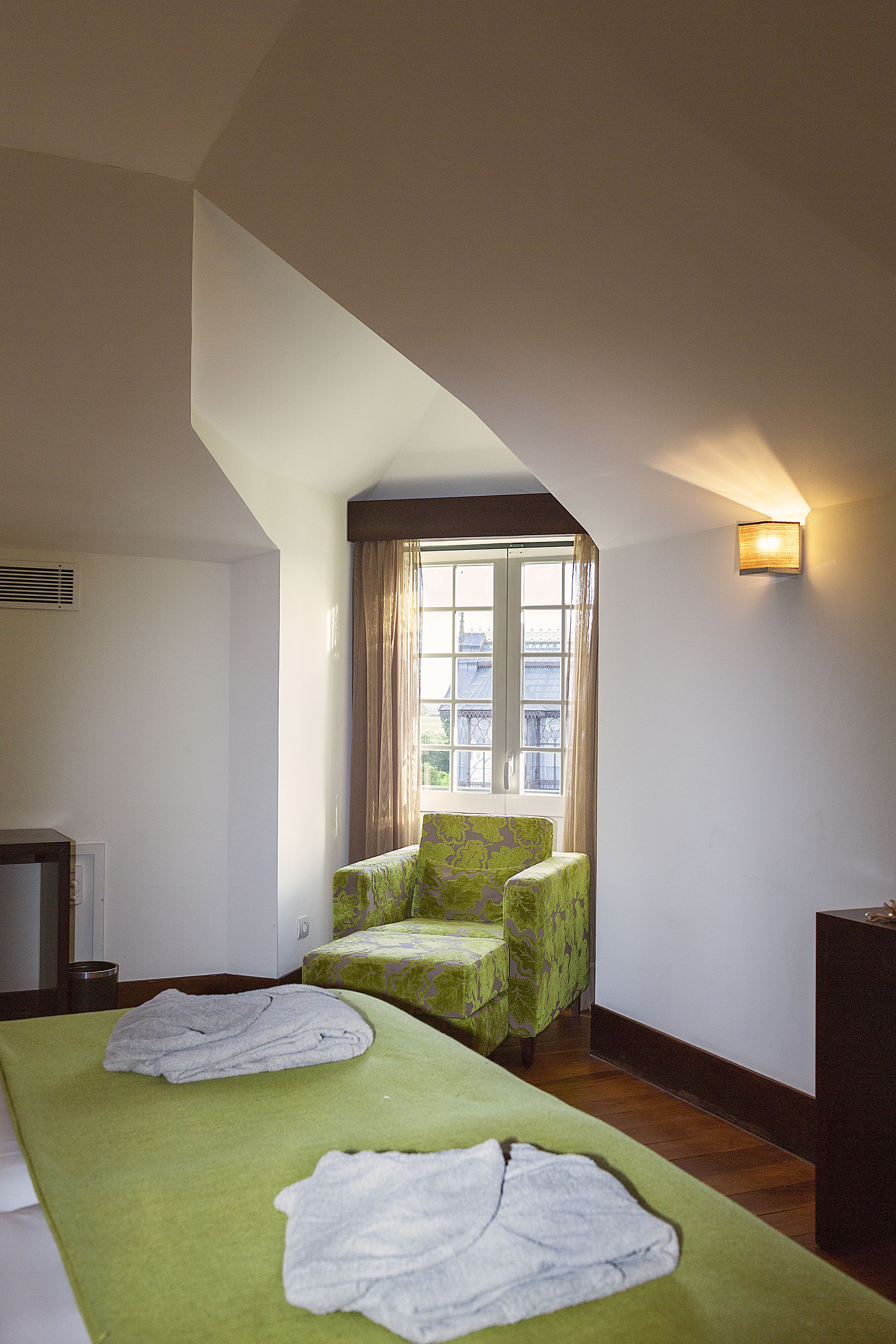 double or twin room | hypo-allergenic bedding, minibar, in-room safe, desk