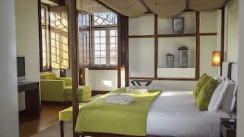Double Room | Hypo-allergenic bedding, minibar, in-room safe, desk